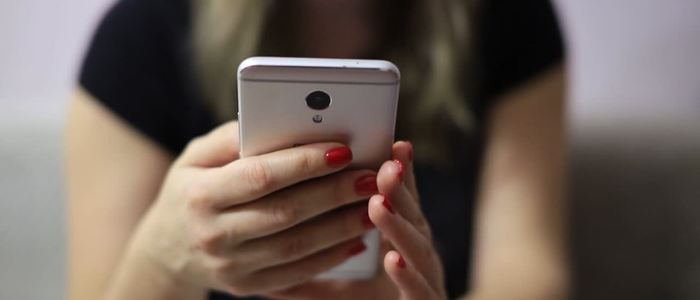Smartphones e hemorroidas: o perigo de tempo prolongado no vaso