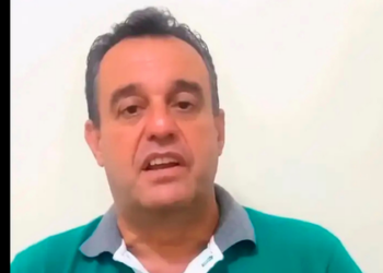 Polícia Civil prende o vereador Ernane Aleixo, acusado de dar suporte ao TCP para construção de barricadas e negociar vantagens políticas em São João de Meriti.