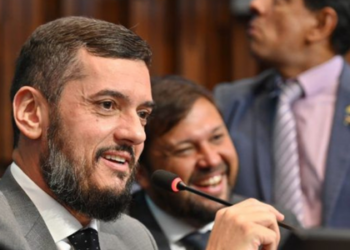 A Assembleia Legislativa do Rio de Janeiro (Alerj) reforça recursos para Estado e municípios, destinando R$ 220 milhões em apoio financeiro, com foco em cidades de menor arrecadação.