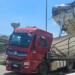 Caminhão com caçamba erguida causa queda de passarela e mata motorista na BR-116