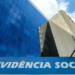 O governo federal prorrogou até 14 de fevereiro de 2026 o prazo para aposentados e pensionistas solicitarem ressarcimento de descontos indevidos do INSS. Cerca de 4,8 milhões ainda podem requerer a devolução.