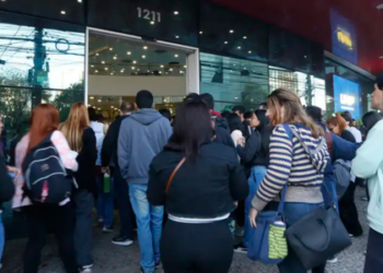 Participantes classificados no CPNU 2025 poderão consultar, a partir das 16h, os locais da prova discursiva no cartão de confirmação disponível na página da FGV. Segunda fase ocorre em 7 de dezembro, em 228 cidades do país.