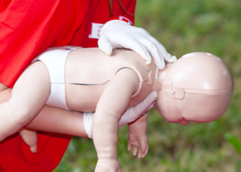 Engasgo em bebês, crianças e adultos: como agir corretamente