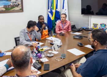 Macaé lança Plano Verão 2025/2026 com ações da Enel e prefeitura para prevenir quedas de energia, modernizar a rede elétrica e garantir segurança e eficiência durante a temporada de verão.