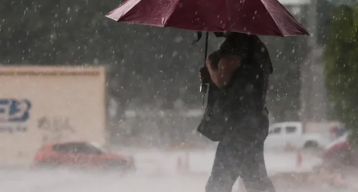 Inmet emite alerta de perigo para tempestades no Rio, com chuva intensa e ventos de até 100 km/h entre segunda e terça.