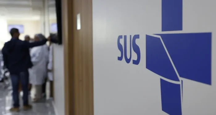 Hospital das Clínicas da USP terá o primeiro hospital inteligente do SUS, com IA e rede 5G para integrar ambulâncias e equipes e acelerar o atendimento de emergências.