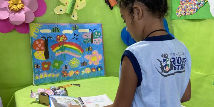 Feira Literária das Escolas Municipais reúne estudantes em programação cultural no Nugepe.