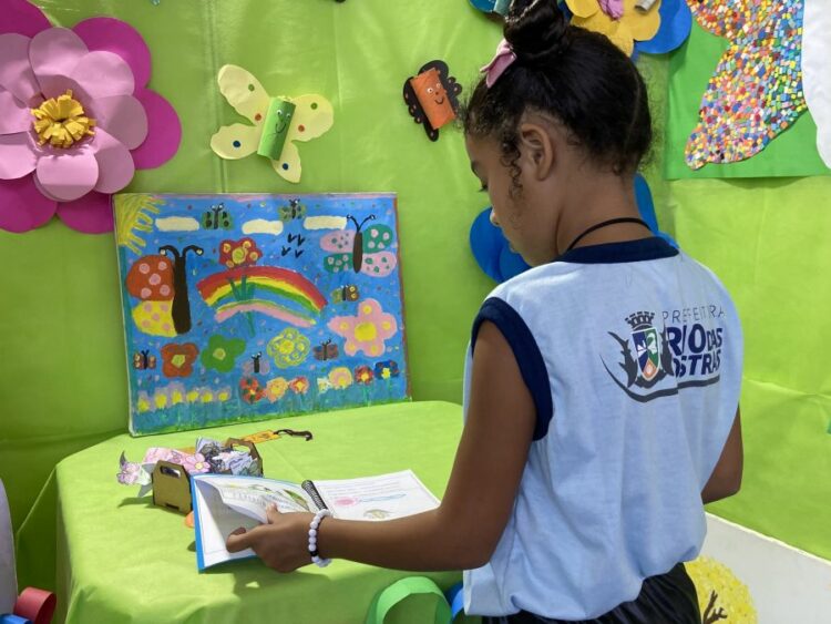 Feira Literária das Escolas Municipais reúne estudantes em programação cultural no Nugepe.