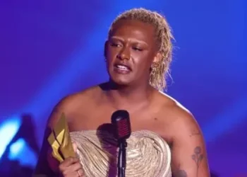 Brasileiros se destacam no Grammy Latino 2025, que premiou Liniker, João Gomes e Sorriso Maroto. Confira os principais ganhadores do ano.