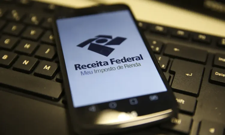 Entenda se a nova isenção do IR para salários até R$ 5 mil já vale na declaração de 2026.