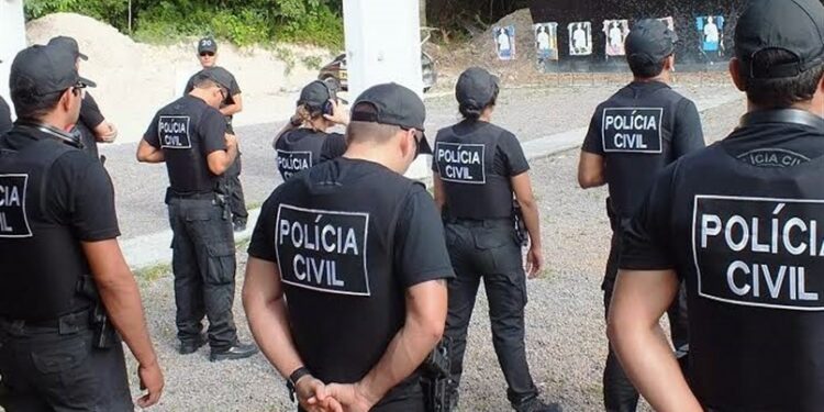 Projeto assegura integralidade por acidente em serviço e acréscimo de 10% no último posto; votação ocorrerá nas próximas semanas.