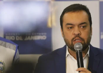 Caso contra Cláudio Castro volta ao TSE dia 24 de março e pode resultar em cassação e inelegibilidade.