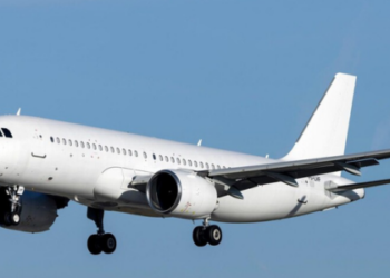 Aviação civil no Brasil bate recorde com 54 meses de alta. Governo anuncia R$ 4 bilhões em crédito para companhias aéreas investirem em frota e modernização.