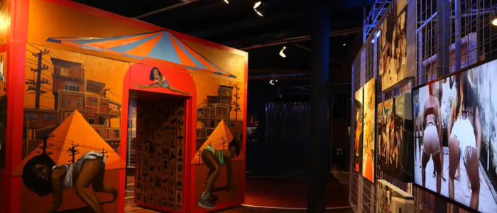 Exposição FUNK: Um grito de ousadia e liberdade abre no Museu da Língua Portuguesa com 473 obras que exploram a trajetória do funk, sua estética e impacto social. Em cartaz até agosto de 2026.