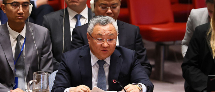 China acusa o Japão de sugerir intervenção armada em Taiwan após fala da premiê Sanae Takaichi; Pequim chama declarações de provocação e alerta para consequências.