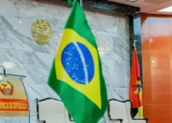 Brasil e Moçambique firmam nove novos acordos de cooperação em áreas como saúde, educação, desenvolvimento e agrofloresta. Lula destaca a retomada da relação com a África e defende atuação do BNDES no financiamento internacional.