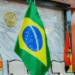 Brasil e Moçambique firmam nove novos acordos de cooperação em áreas como saúde, educação, desenvolvimento e agrofloresta. Lula destaca a retomada da relação com a África e defende atuação do BNDES no financiamento internacional.