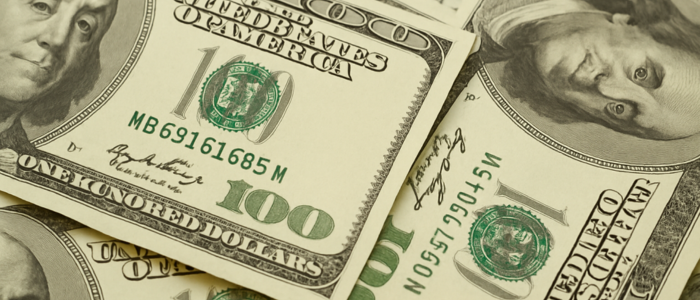 O dólar fechou a R$5,40 nesta segunda-feira, impulsionado por fatores externos e internos. Veja o que influenciou a cotação e como isso pode impactar a economia brasileira.