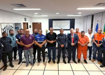 Prefeitura reúne forças de segurança e anuncia reforço no policiamento.
