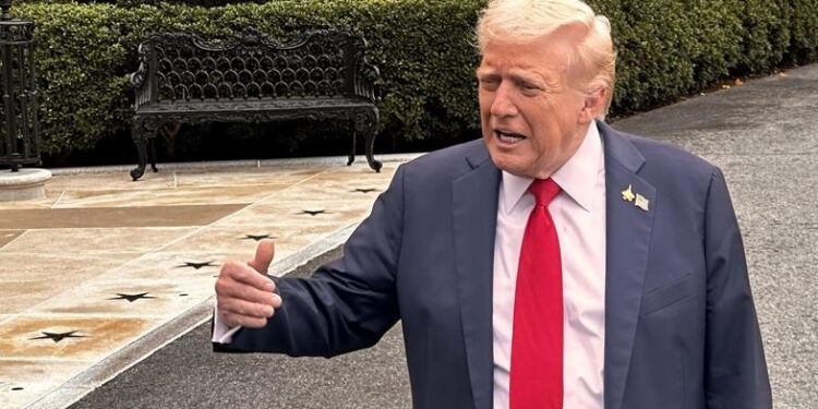 Trump orienta companhias a evitarem o espaço aéreo da Venezuela
