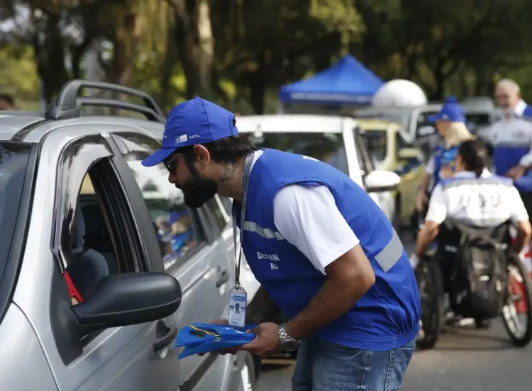 Alerj aprova projeto que autoriza o pagamento de multas e serviços do Detran-RJ por Pix; texto vai à sanção.