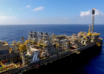 Petrobras confirma presença de petróleo de alta qualidade em poço exploratório na Bacia de Campos; área foi adquirida na 5ª Rodada de Partilha.