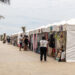 Feira de Artesanato na Praia dos Cavaleiros oferece opções de presentes de Natal em Macaé.