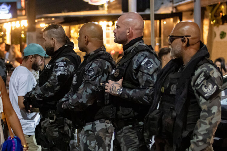 Prefeitura de Macaé organiza esquema especial de segurança para o Réveillon, com policiamento reforçado e ações preventivas.