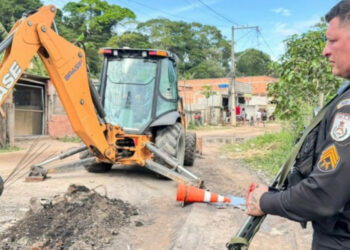 PM remove barricadas e libera ruas em Rio das Ostras.