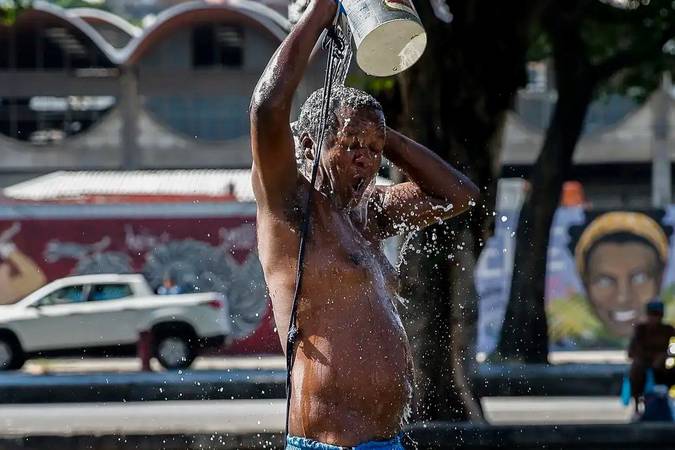 Rio segue sob calor extremo, com máximas próximas de 40 °C.