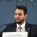 Defesa de Filipe Martins tem 24 horas para explicar uso de rede social proibida durante prisão domiciliar.