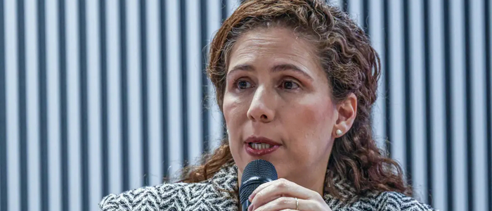 CNU 2025 aplica prova discursiva para 42 mil candidatos; abstenção é de 20% e resultados preliminares saem em 23 de janeiro.