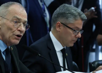 CPI aprova convocação de Bacellar e convida Garotinho para esclarecer atuação de facções