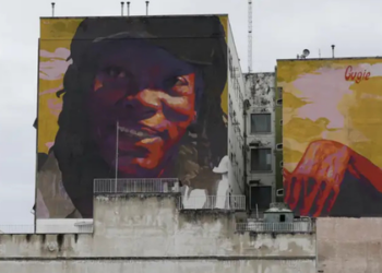Mural dedicado a Milton Nascimento transforma paisagem cultural da Lapa