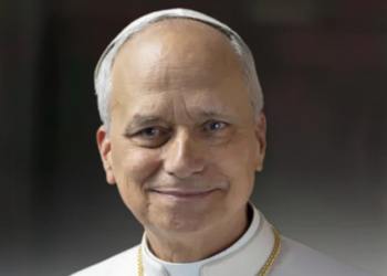 Papa Leão XIV retoma palavras de Bento XVI e defende acolhimento em sua primeira Missa do Galo
