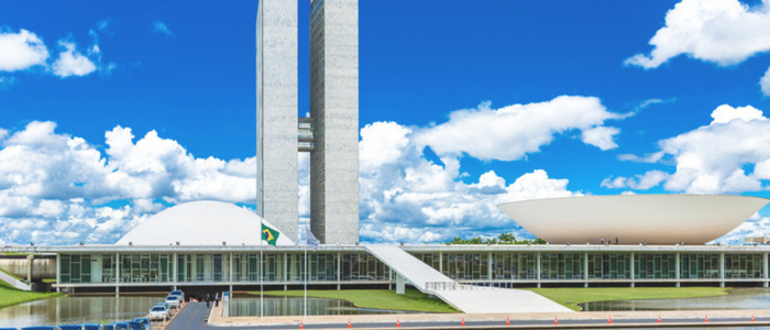 CCJ da Câmara analisa cassação de Carla Zambelli. Relator fala em perseguição e critica STF. União Brasil altera composição antes da votação.