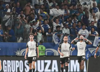 Corinthians derrota Cruzeiro fora de casa e fica perto da final