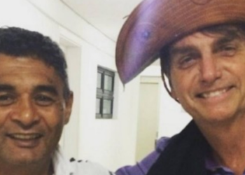 Jair Bolsonaro, internado no Hospital DF Star, solicitou ao STF autorização para receber a visita do sogro. Ex-presidente segue em observação médica após cirurgia.
