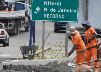 O Porto do Rosa, em São Gonçalo, recebe obras de revitalização que incluem calçadas, paisagismo, drenagem e iluminação LED, melhorando acesso e qualidade de vida para moradores e visitantes.