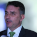 Em culto em Brasília, Flávio Bolsonaro diz que pode recuar da candidatura de 2026