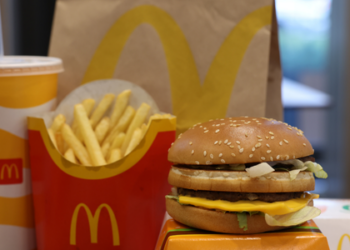 O Carf decidiu que sobremesas do McDonald’s devem ser classificadas como bebidas lácteas, e não como sorvetes, anulando R$ 324 milhões em tributos federais.