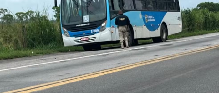 PRF reforça fiscalização de ônibus em Campos durante Operação Embarque Legal 2025