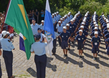 Búzios forma novos integrantes da Guarda Mirim e promove aspirantes da ESCOM