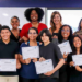 A Prefeitura de Macaé realiza a formatura de 14 jovens do Centro Municipal de Idiomas, destacando a importância do ensino de línguas para oportunidades acadêmicas e profissionais.