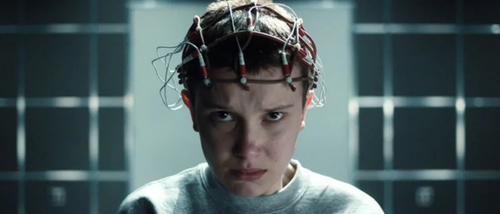 A Netflix lançou a 5ª temporada de Stranger Things com quatro episódios iniciais. Apesar dos efeitos visuais impressionantes, fãs apontam diálogos simplificados e frases de efeito que diferem das temporadas anteriores.