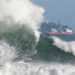 A Marinha do Brasil emitiu aviso de ressaca para a orla do Rio de Janeiro durante o Réveillon, com previsão de ondas de até 2,5 metros e recomendações de segurança para a população.
