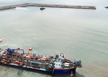 Açu se consolida como porto da transição energética com adoção de HVO nas dragas da Van Oord