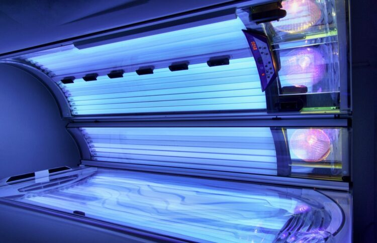 Bronzeamento artificial cria mais células predispostas ao melanoma, inclusive em áreas pouco expostas ao sol.