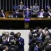 Câmara decide adiar para 2026 a votação da PEC da Segurança Pública e do PL Antifacção após acordo entre líderes partidários.