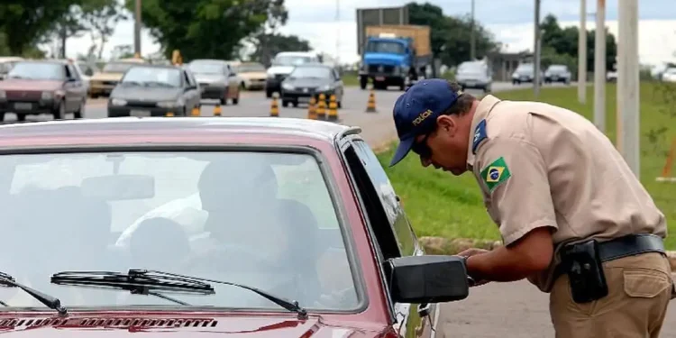 Saiba quantos pontos em 12 meses levam à suspensão da carteira de motorista.